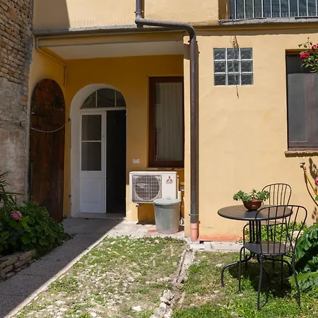 Guesthost - Comfy X3 Centre Apartment Ravenna